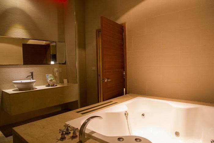 Lu Kang Villa Spa Lukang Eksteriør bilde